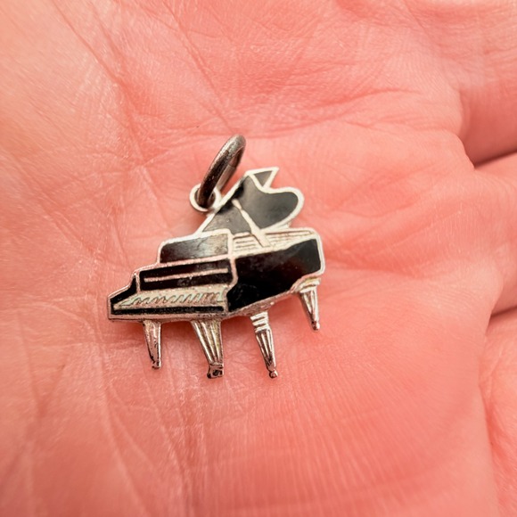 Unbranded Jewelry - Unbranded Grand Piano Charm Unisex Small Black Silver Sterling Excellent Music